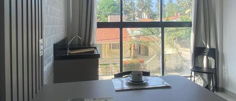 Classic Apartment, City View | Living area