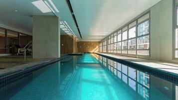 Piscina interna, piscina aquecida