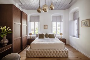 1 bedroom, in-room safe, iron/ironing board, free WiFi