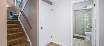 Monroe. Quiet 4BR w/ Huge Yard . Ideal for Crews & Families