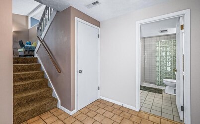 Monroe. Quiet 4BR w/ Huge Yard . Ideal for Crews & Families