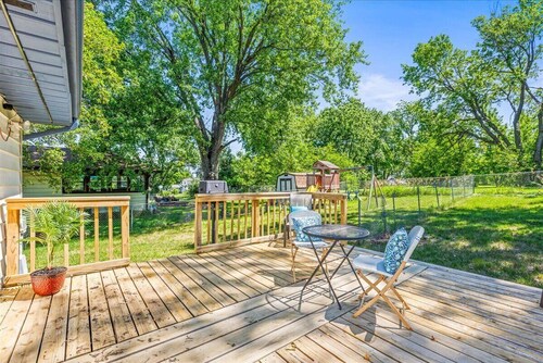 Monroe. Quiet 4BR w/ Huge Yard . Ideal for Crews & Families