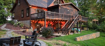 Blessing by the Lake - Lakeside Cabin!