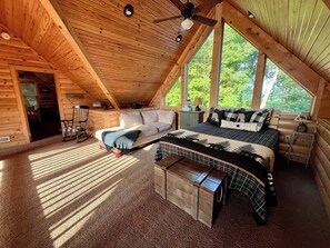 6 bedrooms, WiFi, bed sheets - Blessing by the Lake | Lakeside Cabin|Hot Tub Wifi (Scottsville)