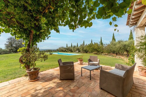 Bed and Breakfast 'Manon' with Shared Terrace, Shared Garden and Wi-Fi