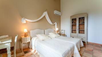 1 habitación, wifi y ropa de cama