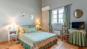 1 habitación, wifi y ropa de cama