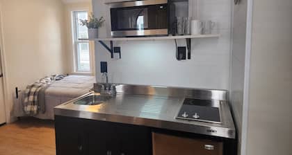 Charming studio in Bangor Maine on Broadway park.