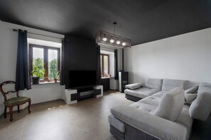 TV