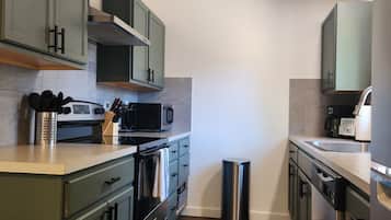 Microonde, forno, piano cottura, lavastoviglie