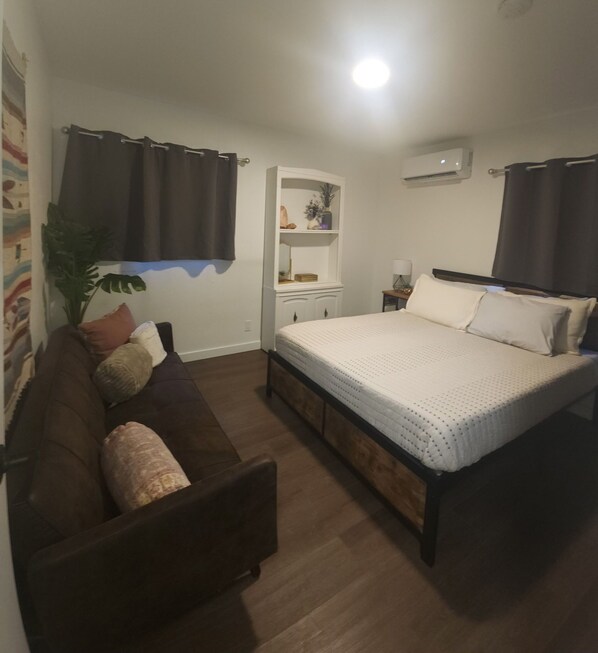 2 bedrooms, WiFi, bed sheets