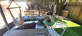 Charming 2-bedroom apartment with WiFi, AC in pleasant Grants Pass