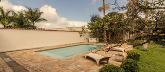 Ch Cara com Churrasqueira sal o de Jogos e Wi-fi