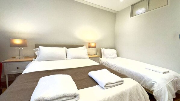 Iron/ironing board, WiFi, bed sheets