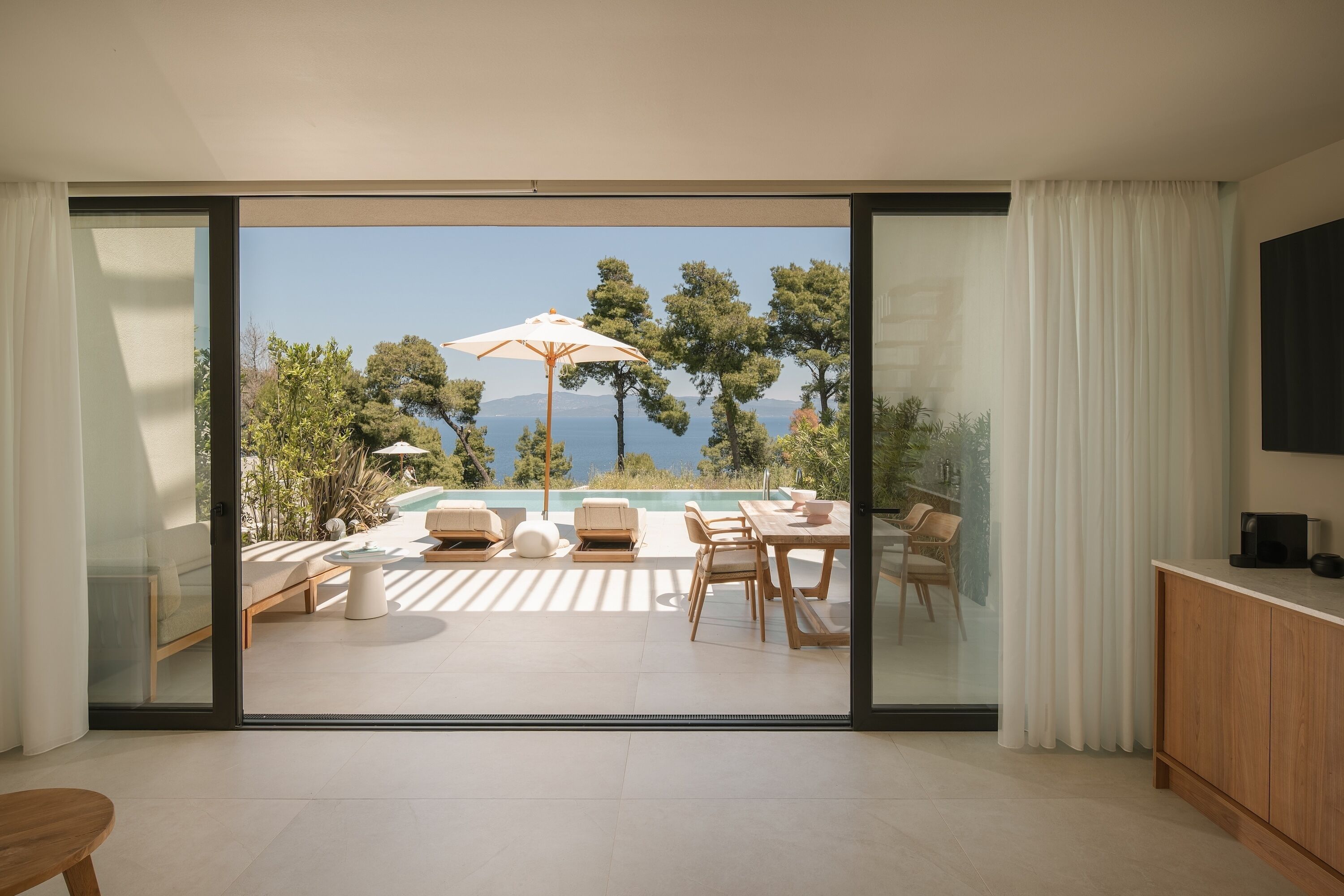Maisonette Sea View with Private Pool | Hiên