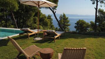 Maisonette Sea view with Private Pool and Extensive Private Garden | Terrace/patio