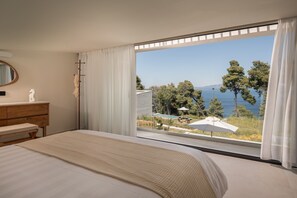 Maisonette Sea View with Private Pool | Literie de qualité supérieure, minibar, coffres-forts dans les chambres