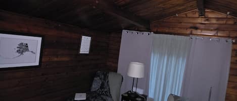 Smart-TV, DVD-Player, Bücher