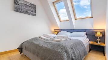 2 bedrooms, iron/ironing board, WiFi