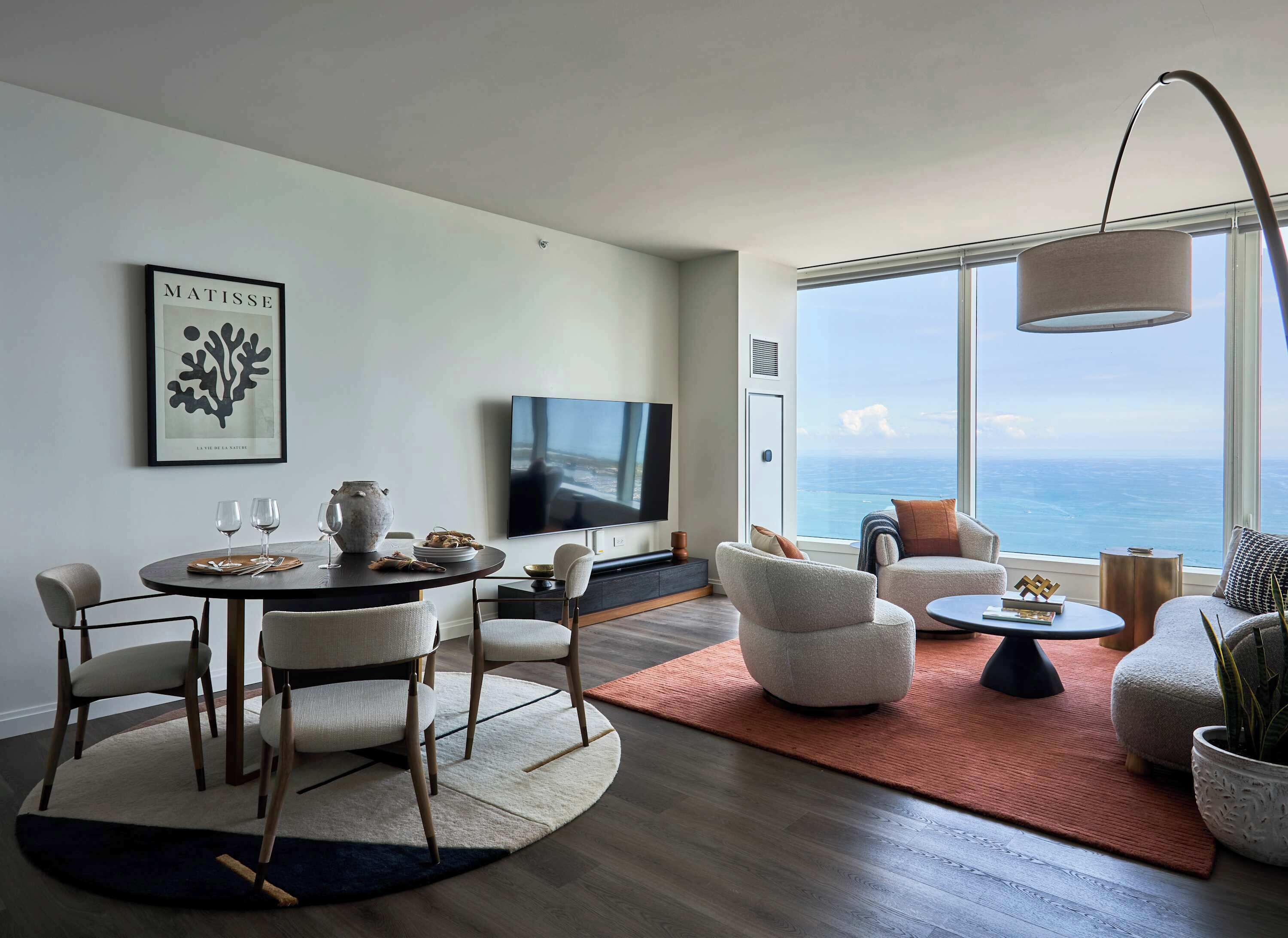 Televisor, estèreo i oficines 