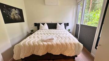 4 bedrooms, free WiFi, bed sheets