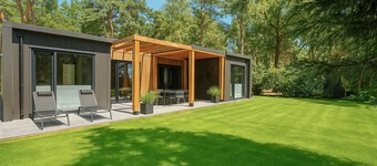 Modern forest retreat with 4 bedrooms and 3 bathrooms – ideal for family holidays or group getaways in North Limburg nature.