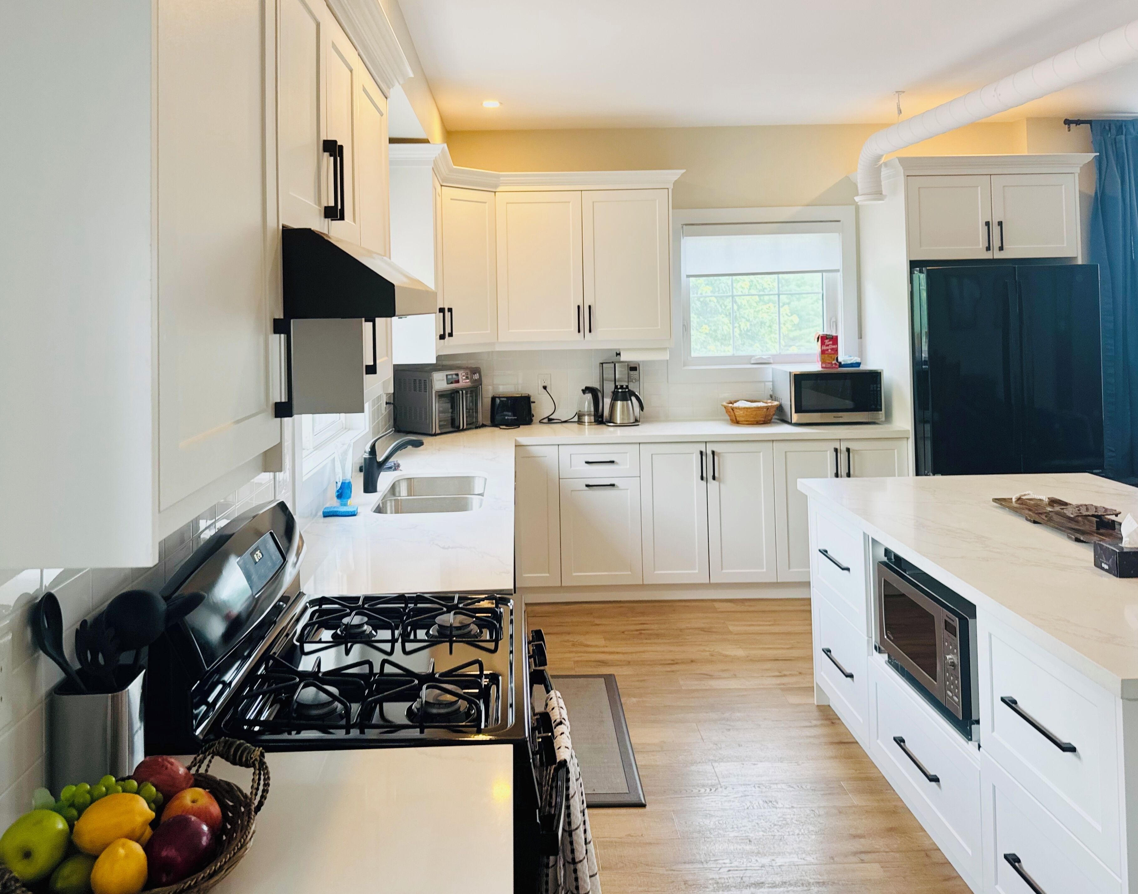 冰箱、微波炉、烤箱、炉灶