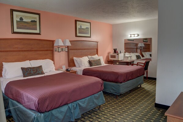 Superior Double Room, Multiple Beds | Free WiFi, bed sheets - The Palms Motel (Portland)