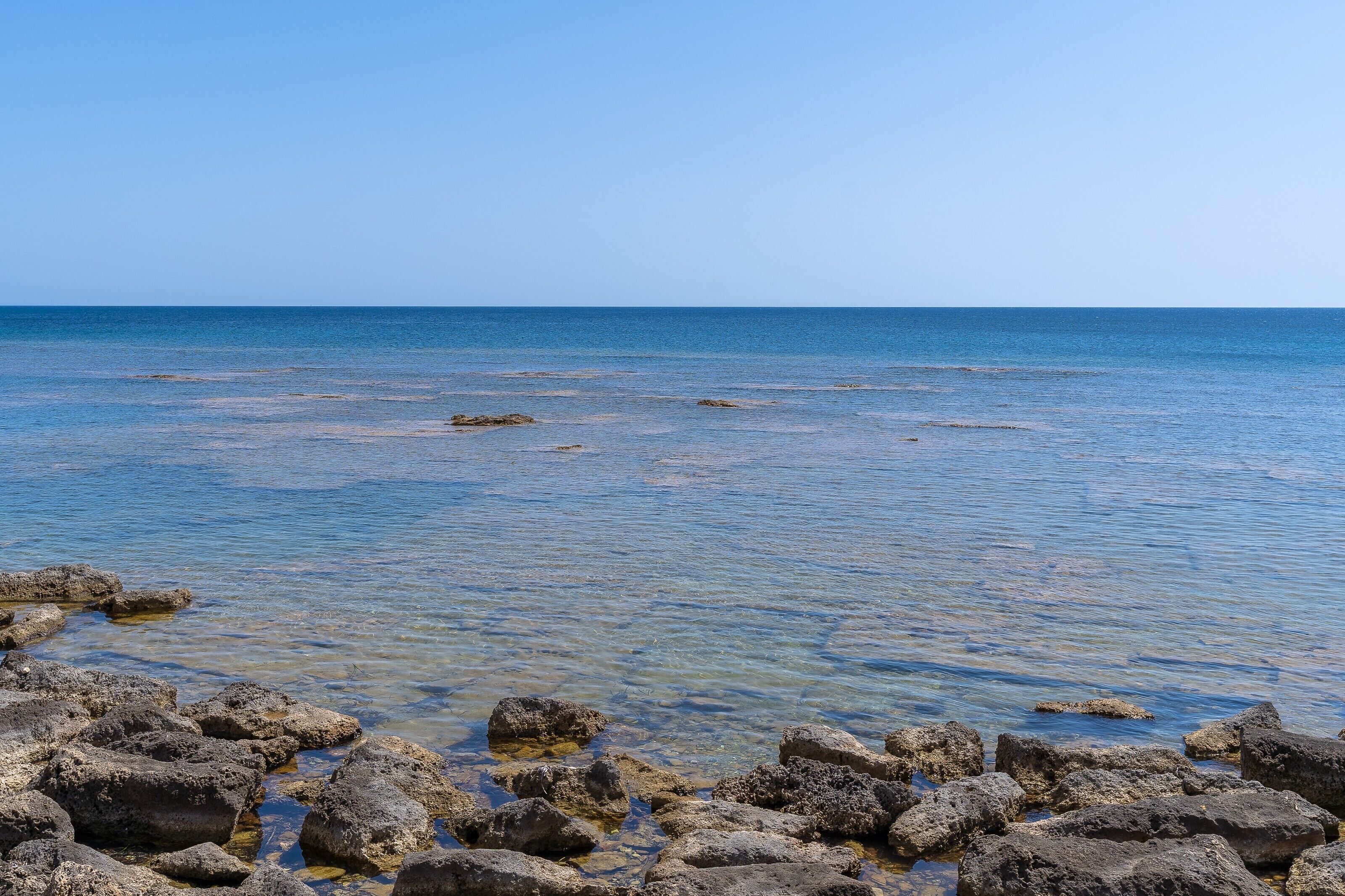 Una spiaggia nelle vicinanze
