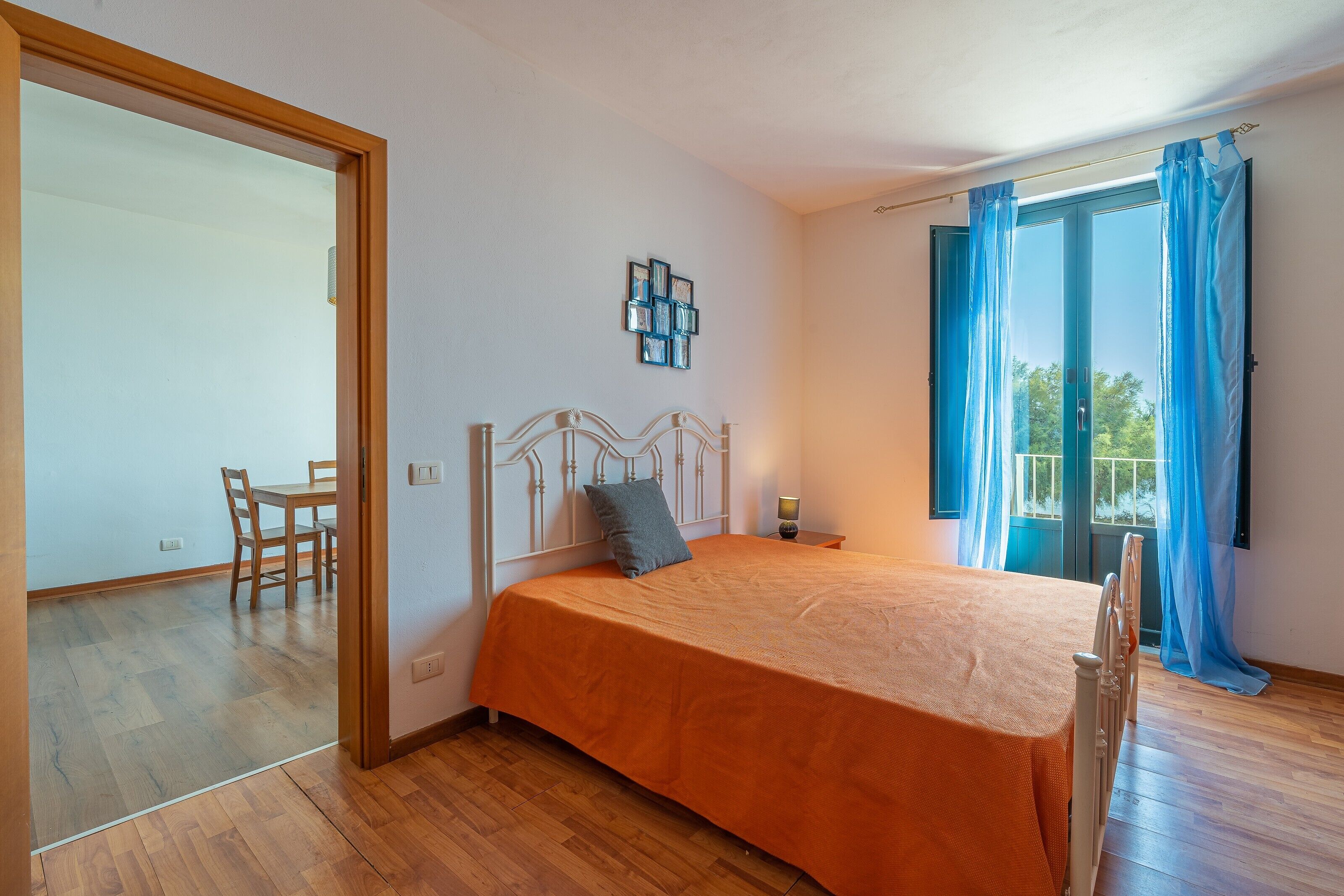 1 camera, Wi-Fi, lenzuola