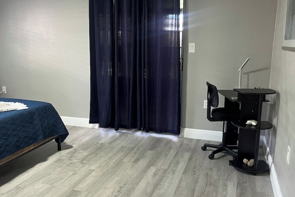 1 bedroom, desk, iron/ironing board, free WiFi