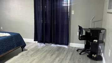 1 bedroom, desk, iron/ironing board, free WiFi