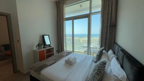 1 bedroom, bed sheets