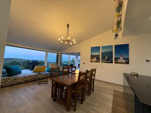 House | Dining