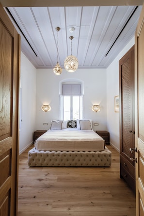 1 chambre, coffres-forts dans les chambres, fer et planche à repasser