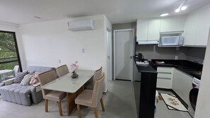 Căn hộ phong cách cổ điển, quang cảnh sân vườn | Khu phòng khách