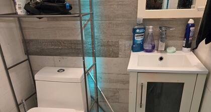 Cozy Studio with WiFi, AC in wonderful Queens