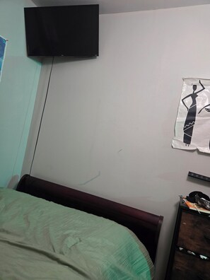 1 bedroom, iron/ironing board, WiFi, bed sheets - Cozy Studio with WiFi, AC in wonderful Queens (Queens)
