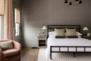 Habitación doble de lujo | Sábanas italianas Frette, ropa de cama de alta calidad y edredón 