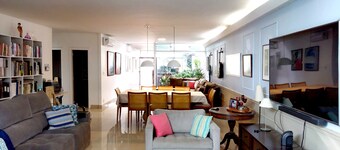 Spacious 5-bedroom house in charming Brasília with WiFi, AC