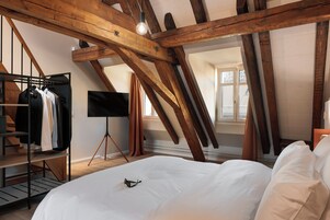 Studio Rooftop | In-room safe, laptop workspace, blackout drapes, soundproofing