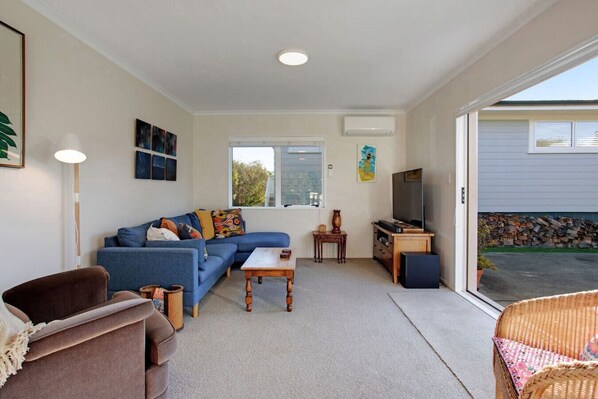 صورة غير مصنفة، 1 من 22، زرّ