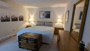 2 bedrooms, desk, WiFi, bed sheets