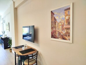 Apartment | 1 bedroom - Tsak0ne Apt Near Monastiraki Sights Shops (Athens)