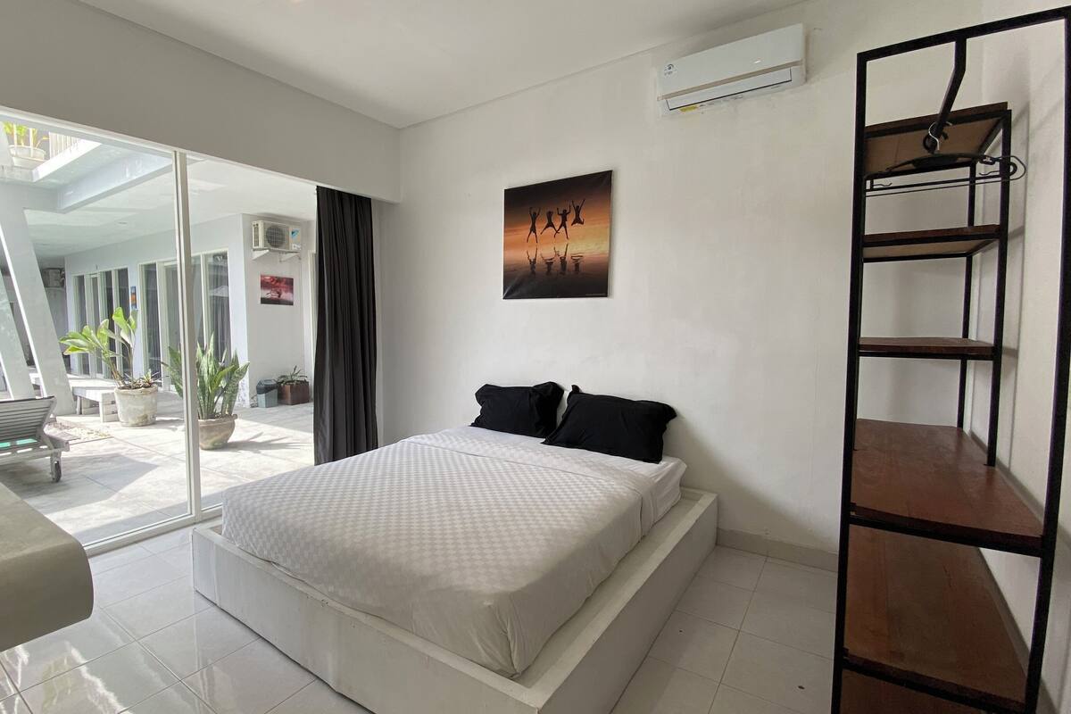 In-room safe, desk, laptop workspace, blackout curtains