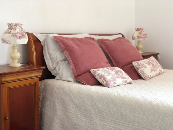 4 bedrooms, iron/ironing board, travel crib, free WiFi