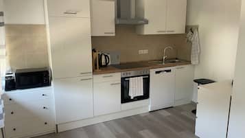 Mikrowelle, Ofen, Herdplatte, Geschirrspüler