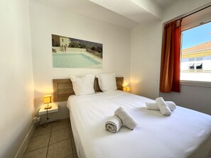 1 bedroom, free WiFi, bed sheets - Maison de la Place (Niza)