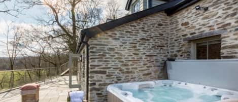 Bain à remous extérieur