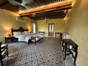 Espace de travail pour ordinateur portable, Wi-Fi gratuit